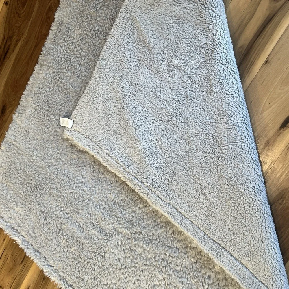 Pottery‎ Barn Sherpa Boucle Area Rug 50x60 Gray Plush Cozy Accent Floor Rug